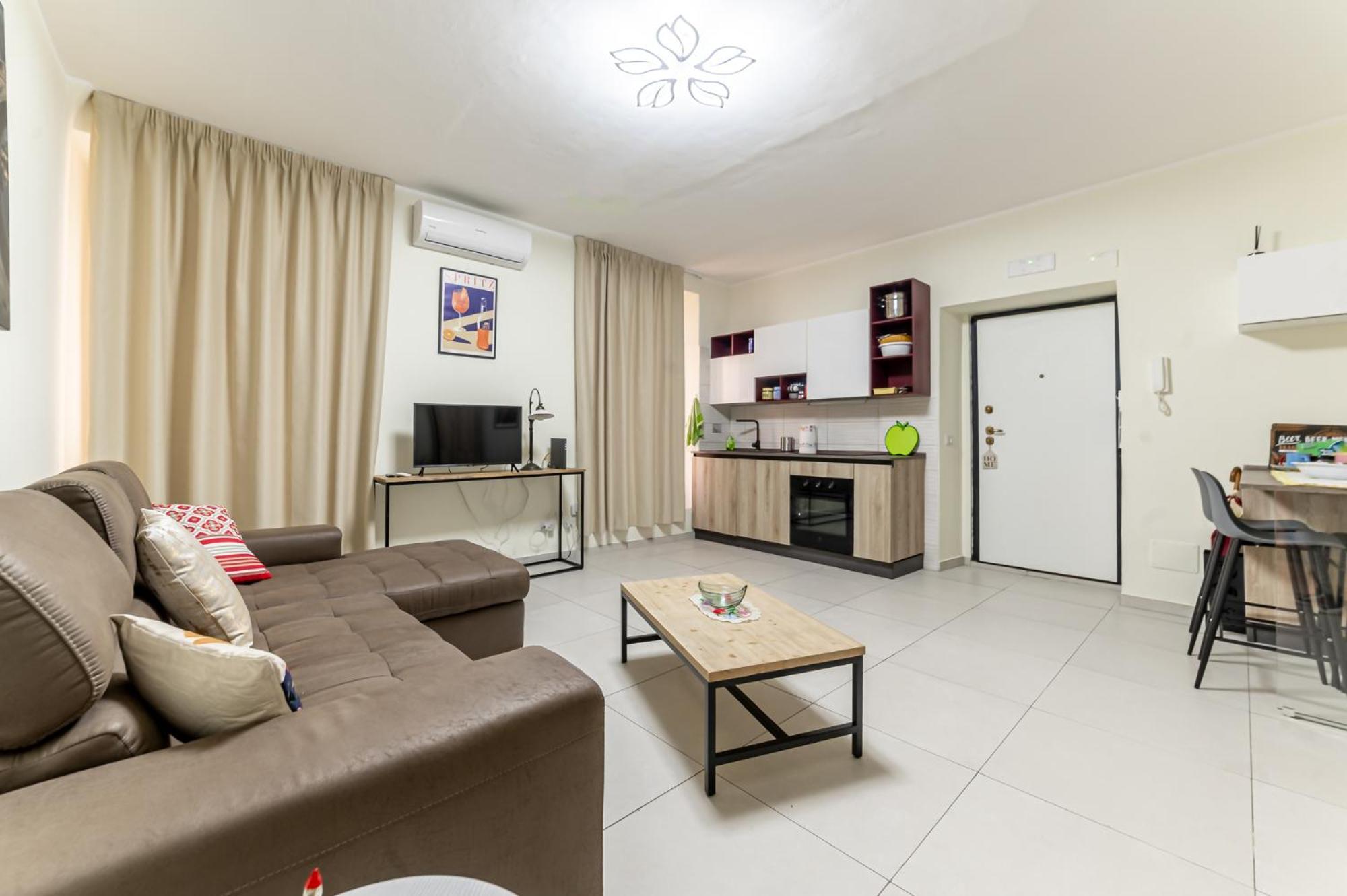 Luca Flat - Tiburtina Train Station & Wi-fi Apartment