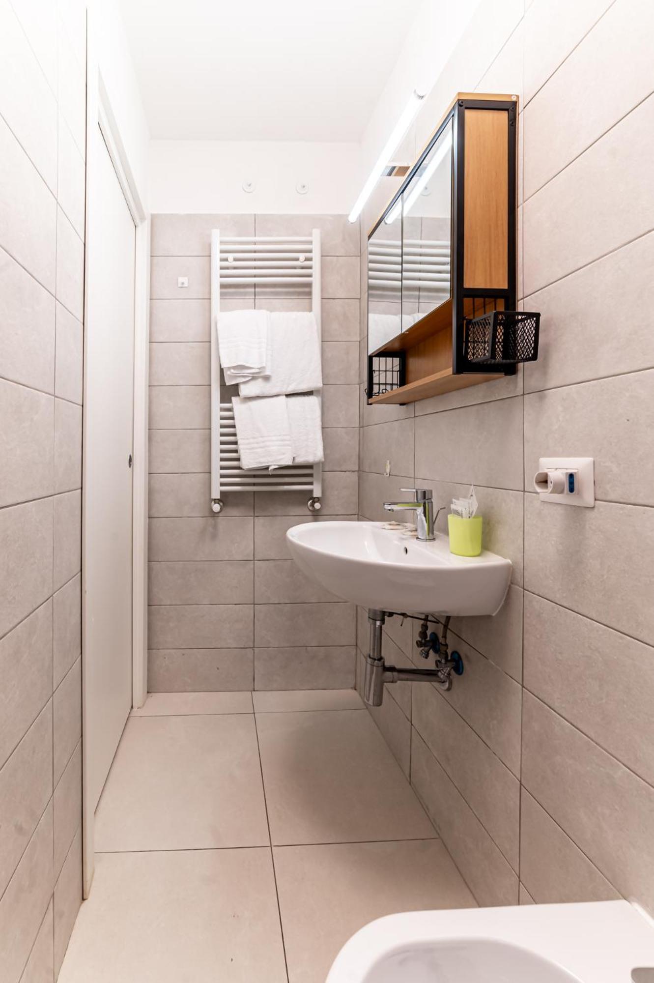 Apartment Luca Flat - Tiburtina Train Station & Wi-fi Rom