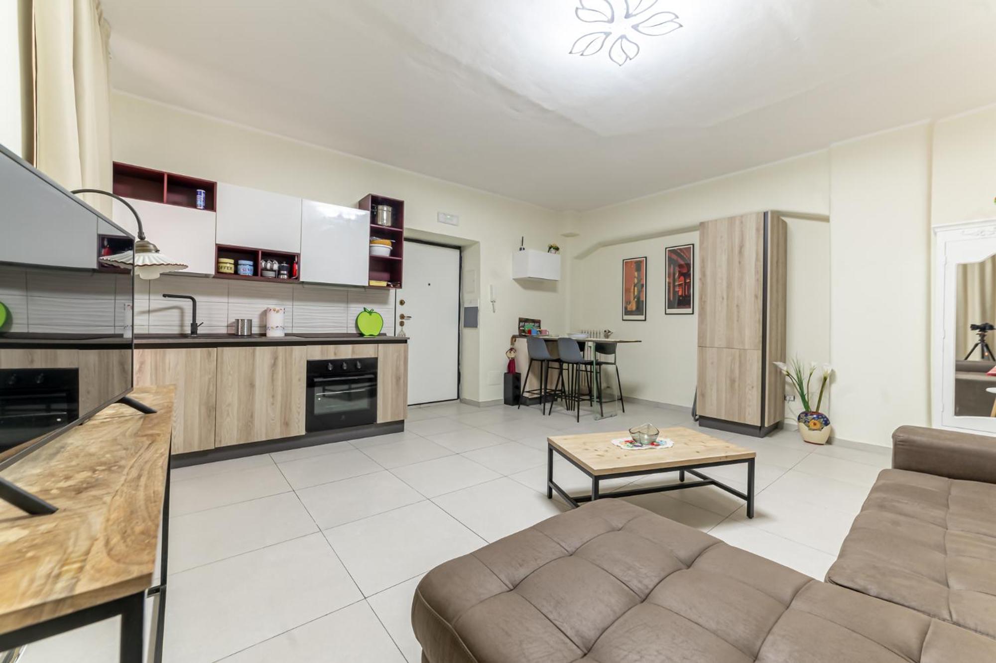 Apartment Luca Flat - Tiburtina Train Station & Wi-fi *